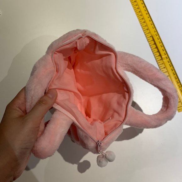 Hello Kitty Pink Fuzzy Bag - Picture 5 of 10